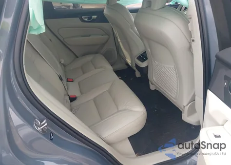 2022 Volvo Xc60 B5 Inscription z USA, uszkodzony, nr VIN YV4L12RL7N1020862